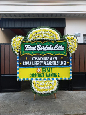 Papan Bunga Duka di Yapen Utara