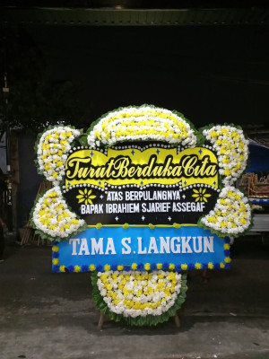 Papan Bunga Duka di Yapen Utara